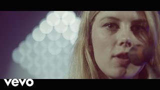 Wolf Alice  quotFluffyquot Live  Vevo LIFT UK [upl. by Clauddetta]