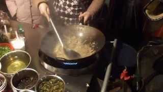 ข้าวผัดเมืองฉางชา Changsha street food [upl. by Enitnemelc]