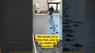 Elle marche sur le béton frais… sous les yeux ébahis des ouvriers 😆 drole humour rire funny [upl. by Atteirneh]