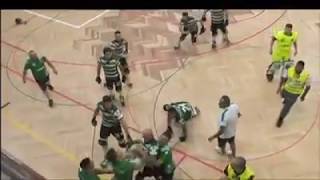 HÓQUEI EM PATINS Pedro Gil agride exaltado colega de equipa [upl. by Acihsay]