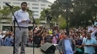 Concentración entidades musulmanas en Plaça Catalunya [upl. by Stanfill332]