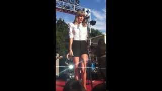 Taylor Swift  We Are Never Getting Back Together  Live on Ellen 101812 [upl. by Dixon]