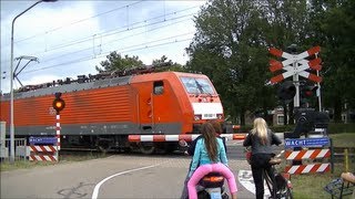 Spoorwegovergang Venlo  Dutch railroad crossing [upl. by Nagiem410]