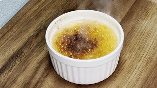 The crispy caramel sauce is delicious How to make easy creme brûlée [upl. by Oatis950]