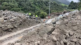 Retiro de escombros en Sayausí por fases para habilitar hasta el miércoles la vía [upl. by Edison]