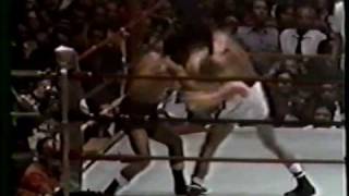 Alexis quotEl Flaco Explosivoquot Arguello vs Leonel Hernandez part 3Great Fight [upl. by Yssac]