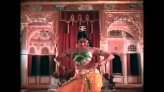 Full Song Nav Kalpana Nav Roop Se fm Mrig Trishna 1975 Lyrics English translations [upl. by Adnahcal]