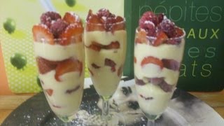 Verrines aux fruits rouges  RECETTE VERRINE FRUIT ROUGE [upl. by Oneal274]