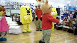 Cartoon Characters dance to Thriller at Toys R Us [upl. by Ellitnahc352]