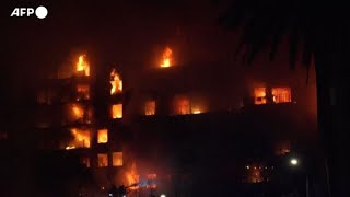 Spagna incendio divora due palazzi a Valencia almeno 4 morti [upl. by Llerut]