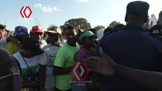 People scramble for Mealie Meal and Flour in Mabvuku [upl. by Esorlatsyrc]