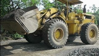 Old Wheel Loader Loading Stone Crusher [upl. by Kelli218]