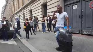 PARIS HABITAT  UNE PERSONNE EN SITUATION DE HANDICAP À LA RUE [upl. by Elleimac]