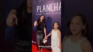 JAZMIN PINEDO Y SU HIJAASISTEN A LA OBRA HOMBRES A LA PLANCHA quotPARA VER CANTAR A GINOquot peru amor [upl. by Yhtimit151]