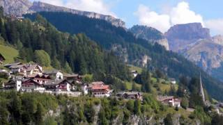 Die Dolomiten  Wolkenstein  St Ulrich  St Cristina  Grödner Tal [upl. by Eimarrej785]