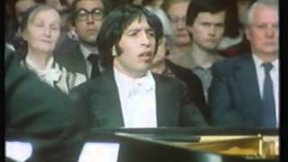 Mozart piano concerto 25 Murray Perahia with ECO [upl. by Anadroj]