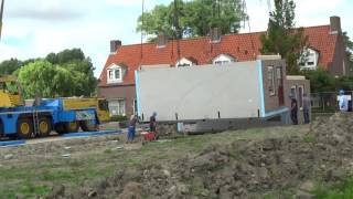 Eerste prefabwoningen in Oostburg geplaatst [upl. by Edva521]