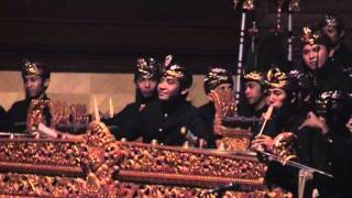 CiaaatttGamelan Gong Kebyar Bali tabuh lelambatan Gesuri [upl. by Ydissak749]