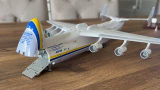 Unboxing DieCast Antonov 225 [upl. by Akkinahs]