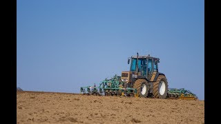 Un tracteur mythique Made In France à la préparation de terres à lin 😎 [upl. by Andri]