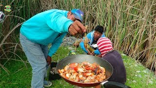 Pescando Camarones con Atarraya en Río  Pesca y Cocina al Aire Libre [upl. by Yoc]