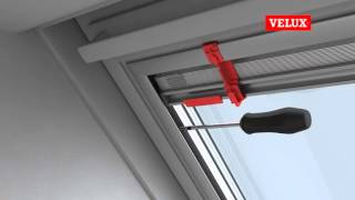 Montage instructie  Jaloezie in VELUX dakraam plaatsen  PAL [upl. by Salohcin]