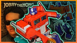 A little overrated Missing Link OPTIMUS PRIME Transformers Review [upl. by Ehrenberg]