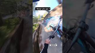 Freio  Que freio  🫣😱bike downhillmtb mtb speed reels viralshorts viralvideo 100k [upl. by Darsie]