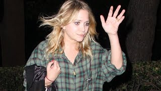 25082008  MaryKate Olsen gets angry at the paparazzi [upl. by Moir]