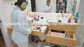 Cleaning my bathroomsatisfying organizing skin care hygiene amp shower products  decluttering ✨ [upl. by Azeria]