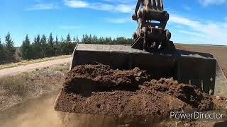 VOLVO EC220 EXCAVATOR SILTING DRAIN284 [upl. by Dela]