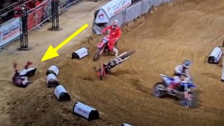 HEARTBREAKING MOMENT FOR JETT LAWRENCES FANS 😭💔 Jett Lawrence Crashes Hard at Paris Supercross [upl. by Ross]