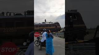 Mysuru express arriving on Vanchchimaniyachi Junction  Tuticorin to Mysore  Wap4 Erode loco [upl. by Rendrag]