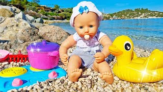 Annabelle juega con sus juguetes en la playa 💦Juguetes Baby Born💦 Vídeos de juguetes bebés [upl. by Delmar]