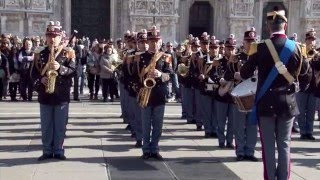 La Banda musicale della Polizia di Stato in piazza del Duomo a Milano [upl. by Nawtna]