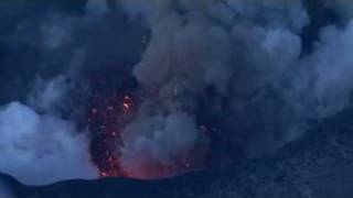 Visible shockwaves from volcanic eruption at Eyjafjallajökull Iceland [upl. by Harrison]