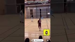 Un mec de sarcelles mets un sale dribbles 😭😂 sarcelles foot football dribble footsal futsal [upl. by Yasmeen989]