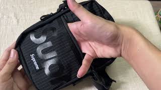 Review Supreme Shoulder Bag Black SS24 [upl. by Nidraj]