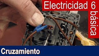 Electricidad básica 6 cruzamiento encender desde 3 interruptores Bricocrack [upl. by Lekim19]