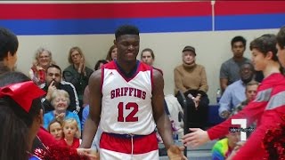 16YearOld Basketball Star Zion Williamson Goes Viral Again [upl. by Neenaej]