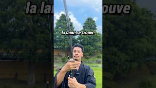 Comment passer un KATANA à quelqu’un respectueusement  japon katana samurai [upl. by Lovering]