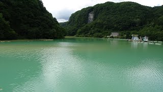 草津温泉・湯畑の下流のダム、温泉と有毒物質が溶け込みエメラルドグリーン、上州湯ノ湖・品木ダム 群馬県心霊スポット [upl. by Volin]