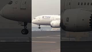 Is the Boeing 787 Really That Cool Boeing787 Dreamliner takeoff Thai airwaysytshaots amazing [upl. by Solon]