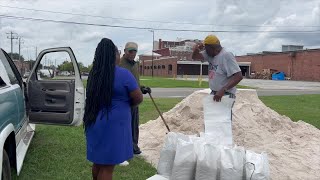 Valdosta neighbors filling up sandbags as Hurricane Helene approaches [upl. by Candie534]