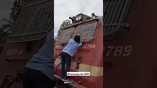 What will happen if OHE Very breaks and falls on the train indianrailways railways train [upl. by Alenas]