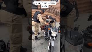 policiais pega rapaz da moto barulhenta e dá o troco [upl. by Zima]