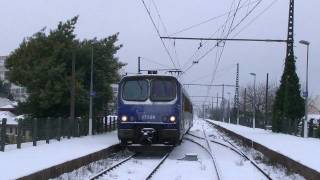 Une Z2 dans la neige autour de Bordeaux A Railcar in the snow [upl. by Micheline]