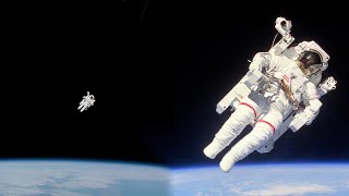 Astronauta Bruce McCandless II flota libremente en el espacio 1984 [upl. by Hannibal]