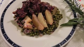 Agnello al forno con patate e piselli [upl. by Jere]