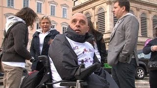 Comment Philippe Croizon a retrouvé son fauteuil électrique  1308 [upl. by Eyot583]